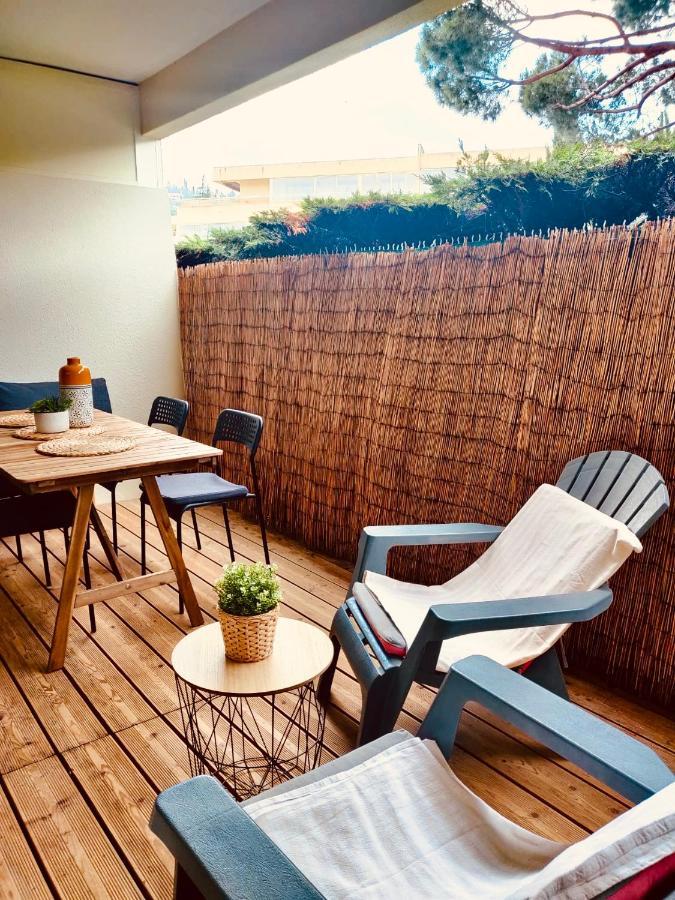 Mandelieu Grand Studio Avec Piscine Et Proche De La Mer Exterior foto